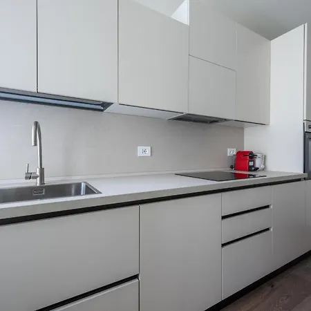 Stayeasy Santa Sofia 8-c - Duomo 2br Design Flat * Milán