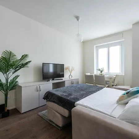 Stayeasy Santa Sofia 8-c - Duomo 2br Design Flat *