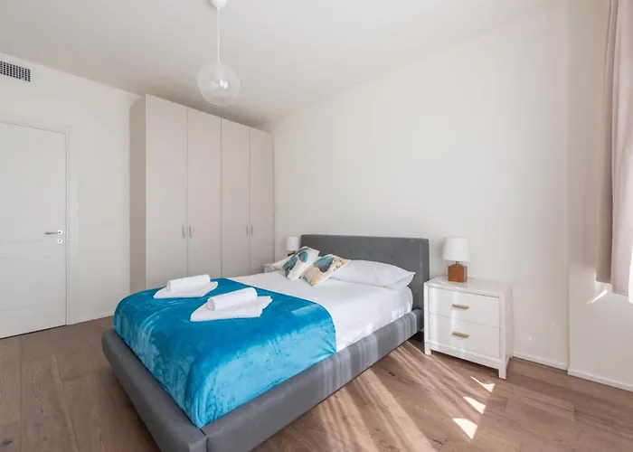 Stayeasy Santa Sofia 8-c - Duomo 2br Design Flat * Μιλάνο