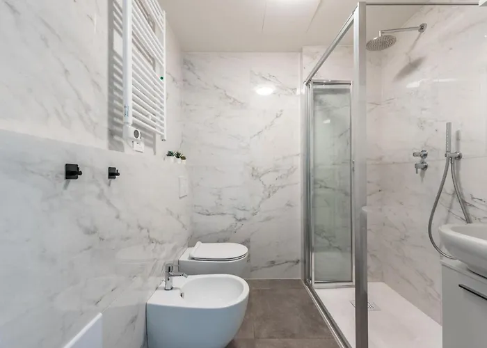 Stayeasy Santa Sofia 8-c - Duomo 2br Design Flat *