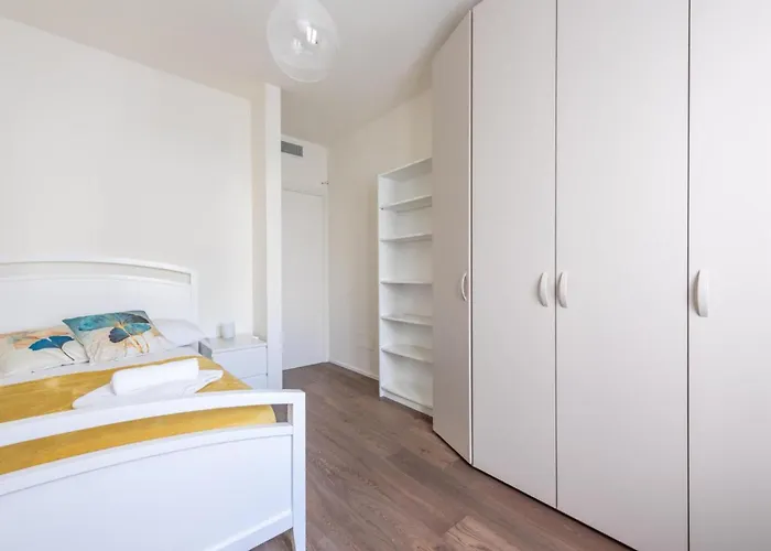 Stayeasy Santa Sofia 8-c - Duomo 2br Design Flat *